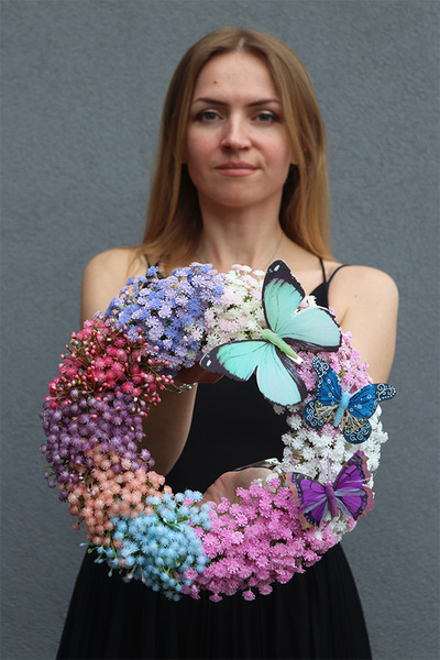 Alice, wiosenny wianek dekoracyjny z gipsówką