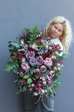 Brigitte Violet, elegancka wiązanka nagrobna, dł.75cm