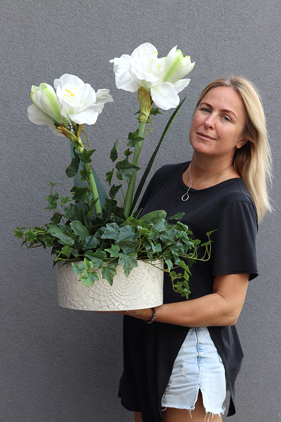 Amarylis Biel, wysokiej jakości sztuczna roślina w kremowej donicy, wys.70cm