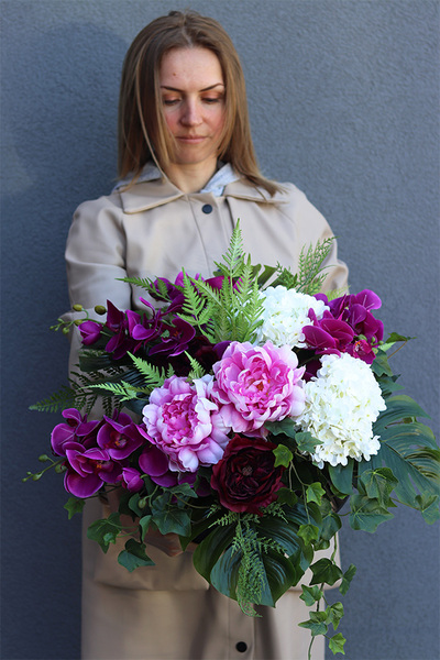 Martha Fuksjana 2, dekoracja nagrobna w plastikowym naczyniu