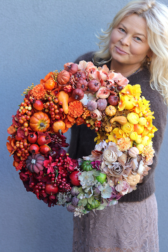Colors in Autumn, tęczowy jesienny wianek na drzwi, śr.43cm