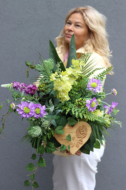 OD RĘKI Serce Anioła, dekoracja nagrobna na drewnianej podstawie, wym.44x60x53cm