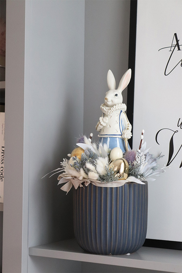 Paris, wielkanocny stroik z zającem