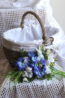 Weronika, dekoracja do koszyczka z chabrami