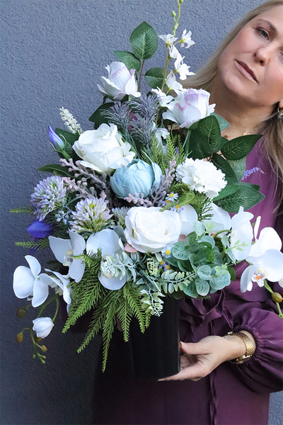 Biała Nostalgia, bukiet nagrobny we wkładzie