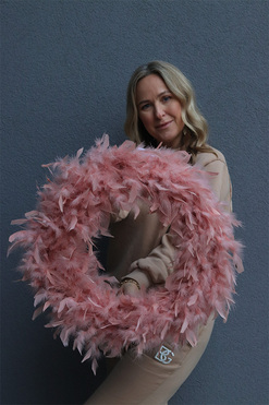 Fluffy Spring, wielkanocny wianek z piórami, różowy, śr.55cm 