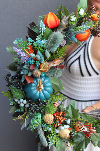 Dom na Wzgórzu, jesienny wianek asymetryczny