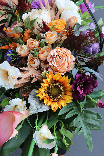 Wspomnienie Colors, dekoracja nagrobna w metalowym koszu