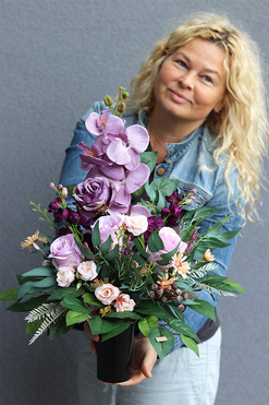 Nettro, liliowy bukiet nagrobny we wkładzie, dł.48cm