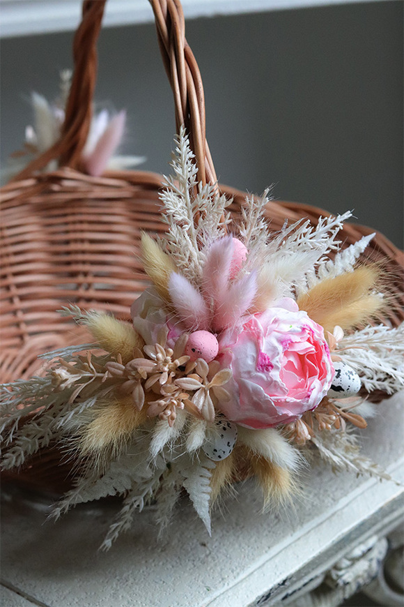 Hanka, brązowy koszyczek wielkanocny