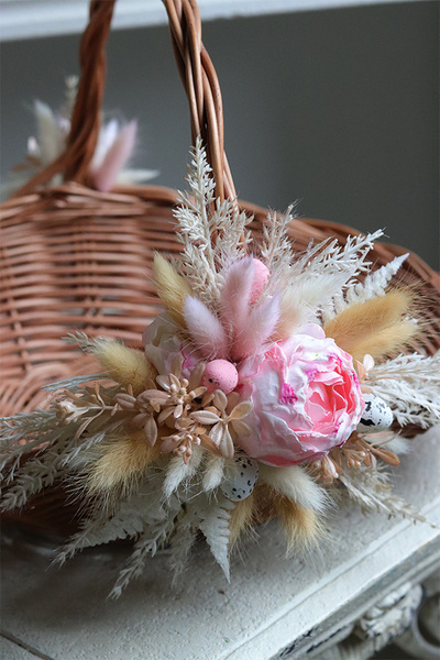 Hanka, brązowy koszyczek wielkanocny