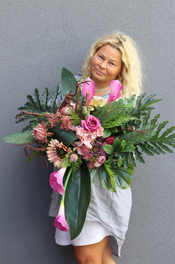 Kallata, kompozycja nagrobna w plastikowym naczyniu, wym.40x70cm