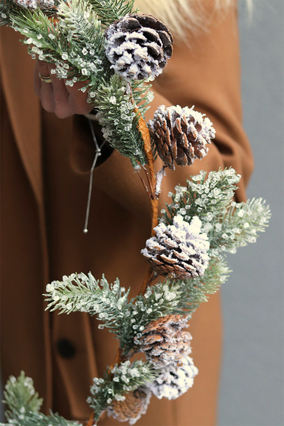 Iced Pine, girlanda zimowa z kryształkami