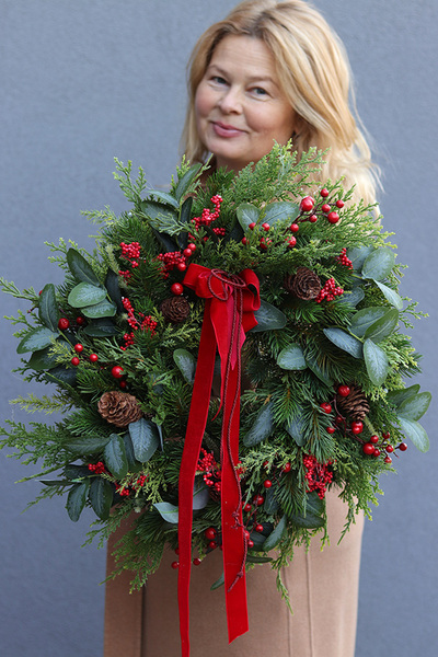 Kolędowanie, zimowy wianek z jagodami