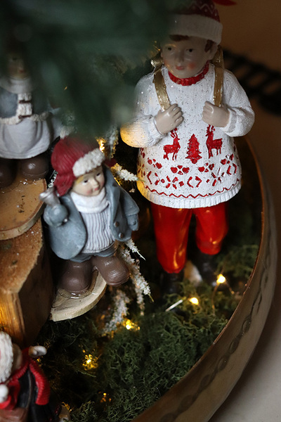 Christmas World, choinka z dekoracją LED i pociągiem