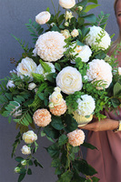 Ministeria, elegancka kompozycja kwiatowa w misie