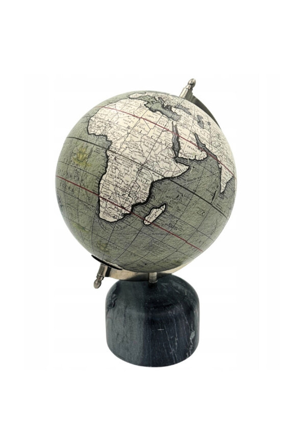 Calcolo, elegancki mosiężny globus
