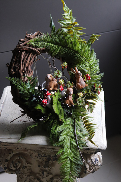 Zajączki w Lesie, ozdobny wianek na drzwi