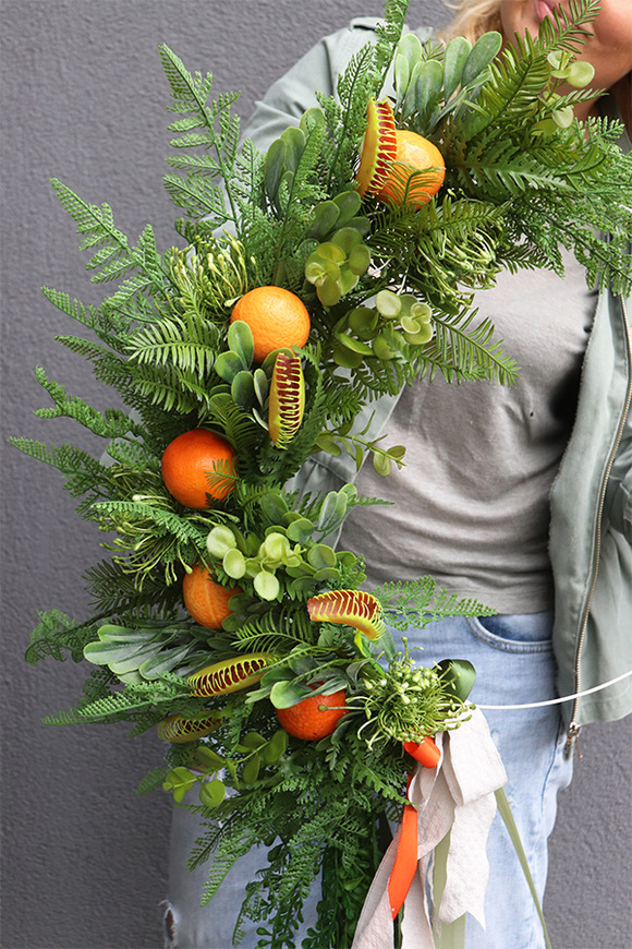 Mandarine Subtelle, zielony wianek z owocami na obręczy
