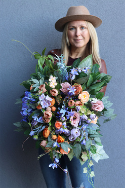 Gerfa, fioletowo-pomarańczowa wiązanka nagrobna na florecie, dł.65cm