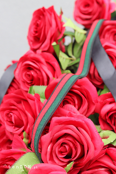 Red Roses Royalty, bukiet nagrobny do położenia