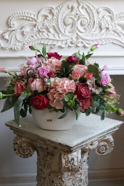 Jesina New, kompozycja kwiatowa, wym.35x49cm