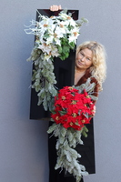 New Design White Christmas, dekoracja nagrobna na czarnej podstawie