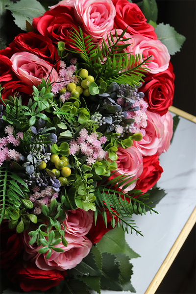 Neffa Red, stroik nagrobny serce