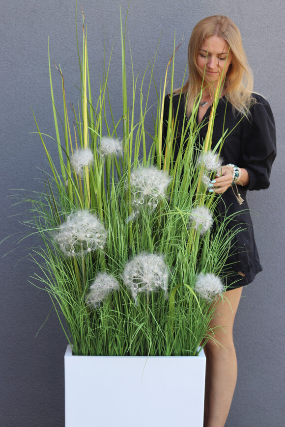 Fiberglass Marco 3, sztuczne trawy w białej donicy