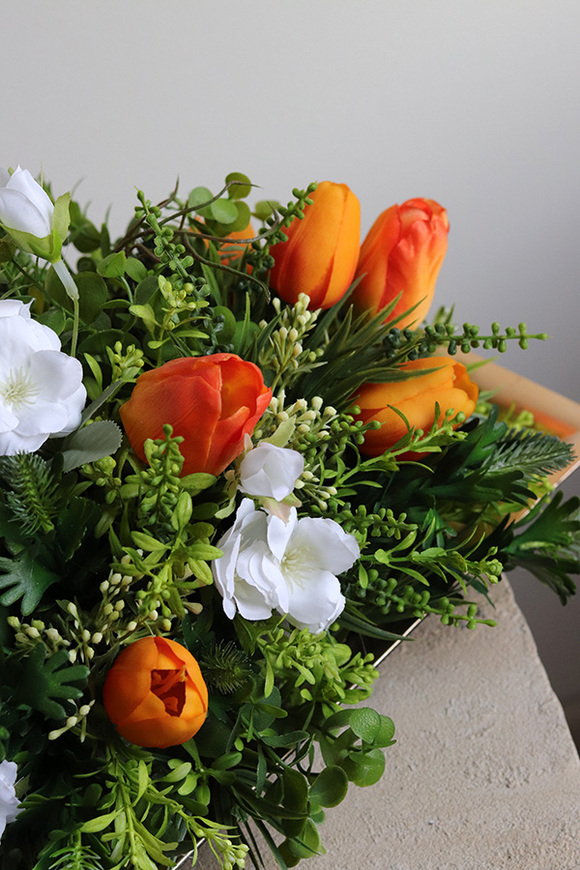 Eleni Tulips, stroik wielkanocny z tulipanami