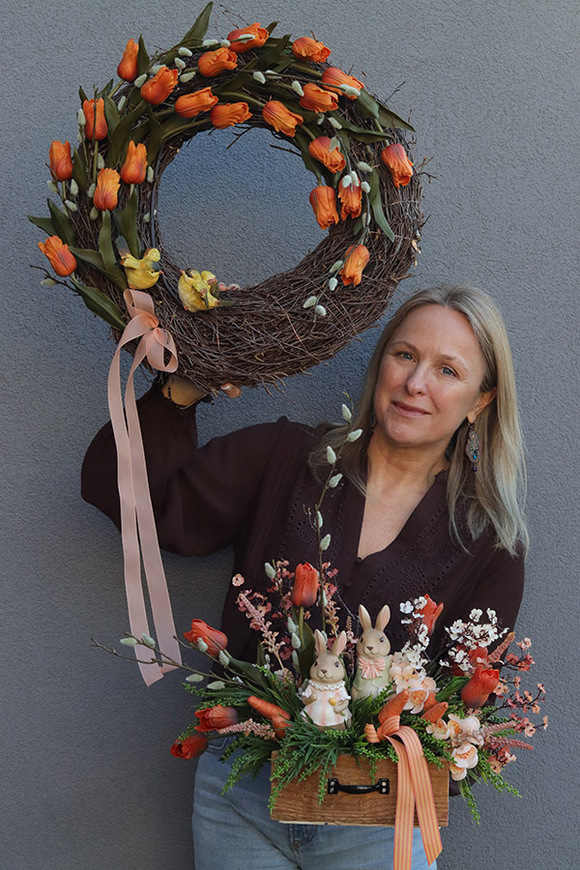 Cynamonovo, wiosenny wianek z tulipanami