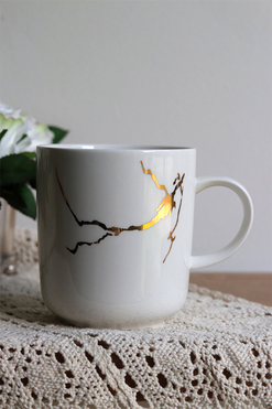 OD RĘKI Abigail White, porcelanowy kubek glamour, poj.380ml