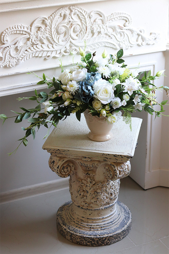 Blue Oceania, kompozycja kwiatowa w naczyniu