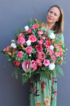 Jelista, kompozycja nagrobna z białymi hortensjami, wym.67x63cm 