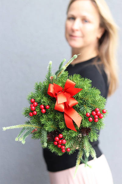 Red Xmas, wianek świąteczny z kokardą