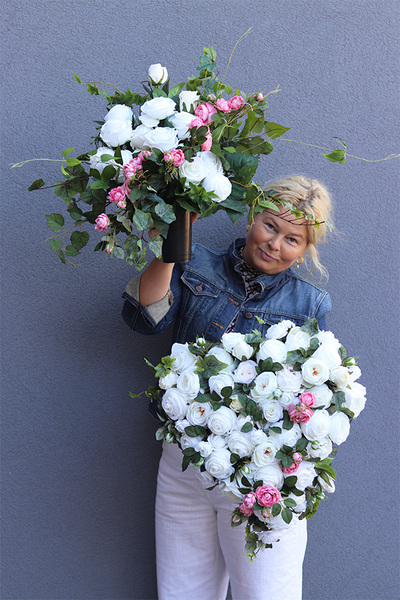 Serce Pełne Miłości, bukiet nagrobny we wkładzie do wazonu