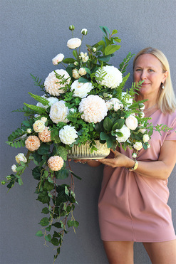 Ministeria, elegancka kompozycja kwiatowa w misie, wym.60x63cm