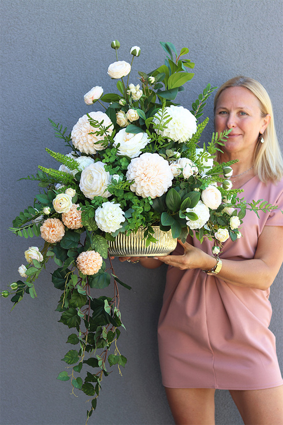 Ministeria, elegancka kompozycja kwiatowa w misie