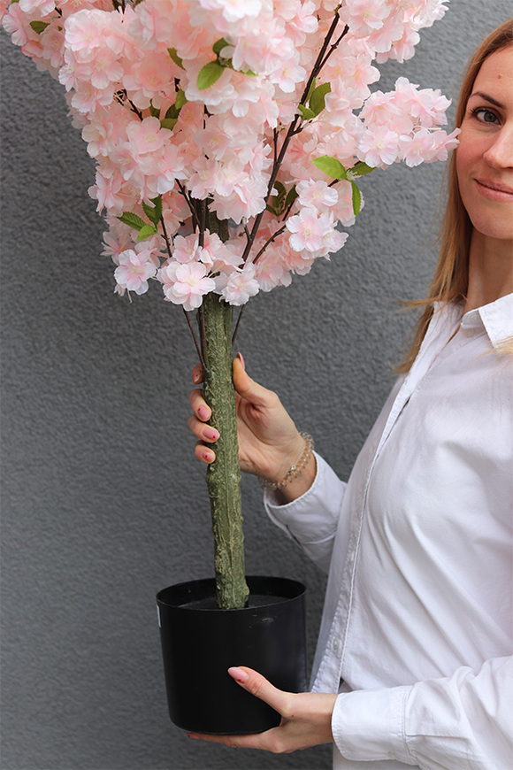 Kwitnąca Wiśnia, sztuczna roślina w doniczce