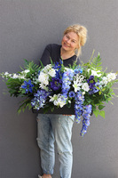 Opera Blue, kompozycja kwiatowa w donicy