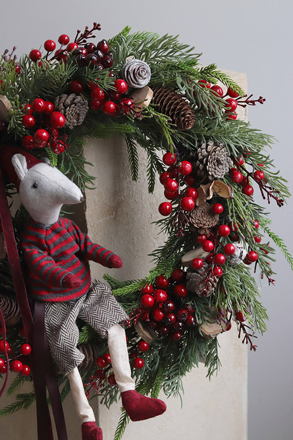 Mysia Gwiazdka, asymetryczny świąteczny wianek na drzwi