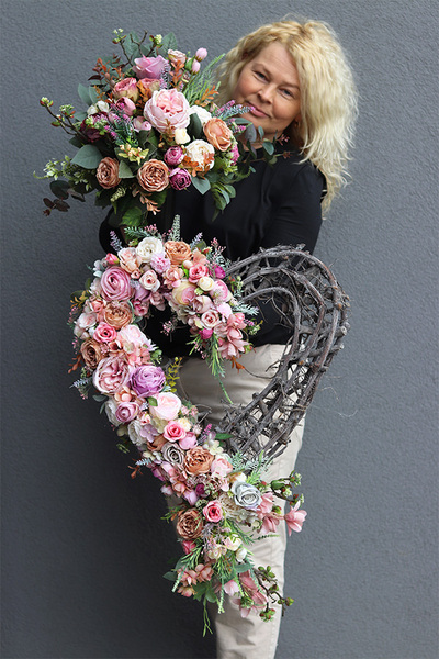 Georita 2, wieniec nagrobny w kształcie serca