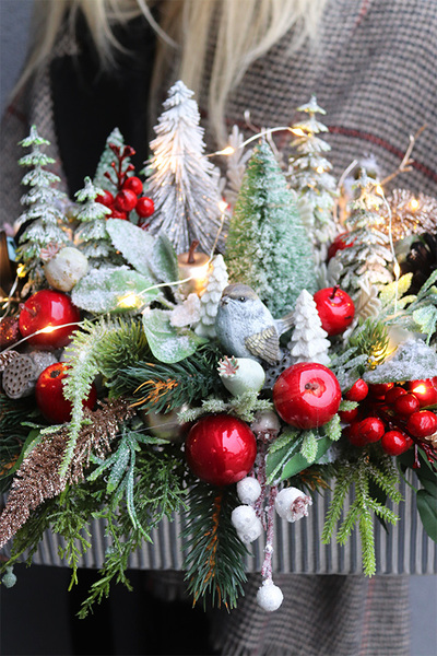 Czerwona Rezydencja, stroik świąteczny LED,