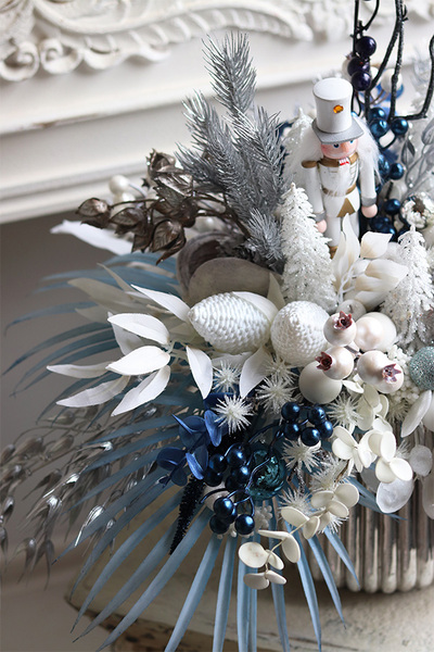 Niebieska Kraina, świąteczny stroik z dziadkiem