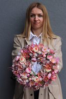 Colenia, różowy wianek dekoracyjny