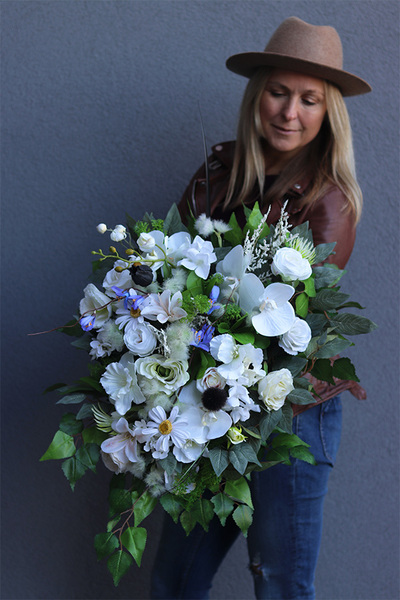 Biellina, wiązanka nagrobna na florecie