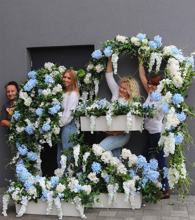 Belledia Trenata, elegancka kompozycja kwiatowa