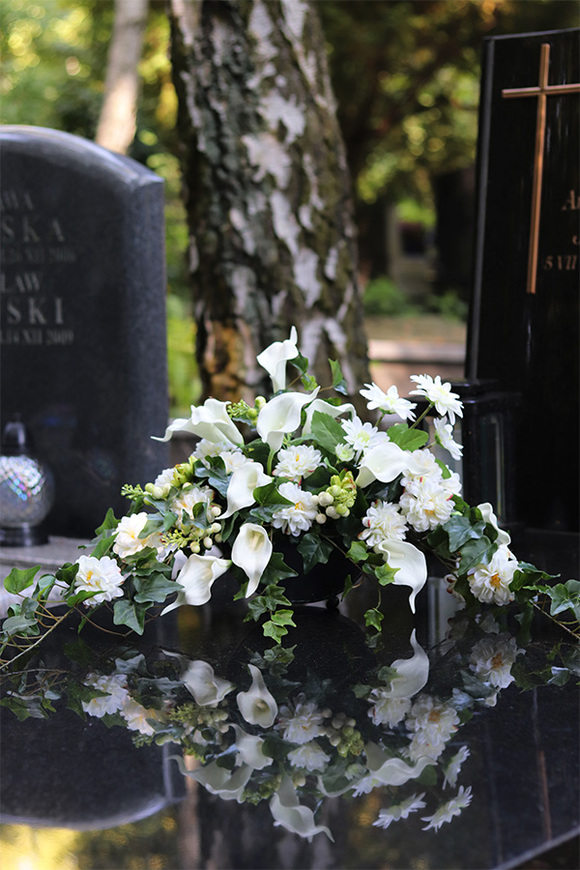 dekoracja nagrobna Kallisa Biel