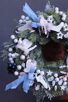Niebieskie Święta, zimowy wianek dekoracyjny