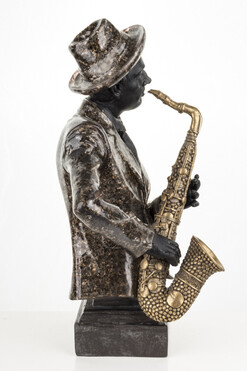 Jazz, figurka muzyk z saksofonem, wym.37x26x17cm